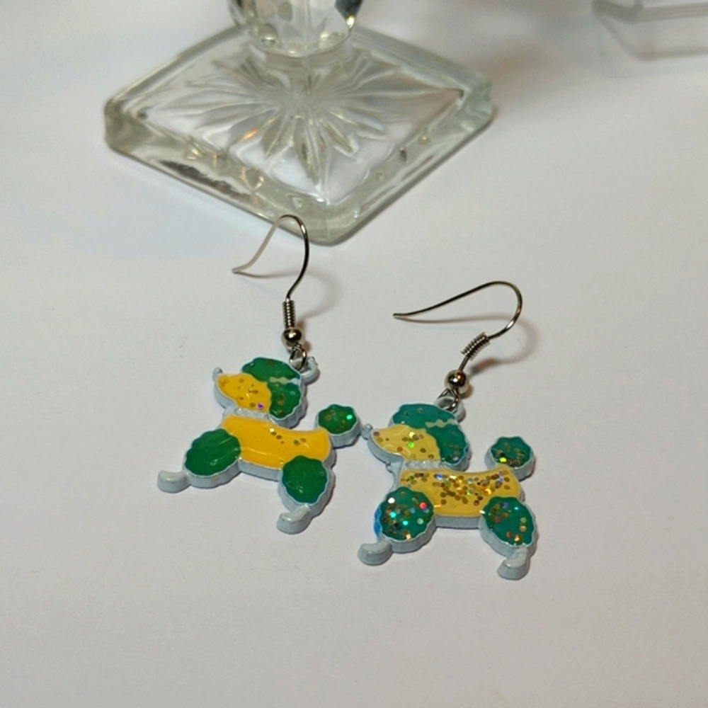 🩸FREE WITH JEWELRY BUNDLE 🩸🆕🐾🐩🐩🐾Lil Girl's French Poodle Earrings